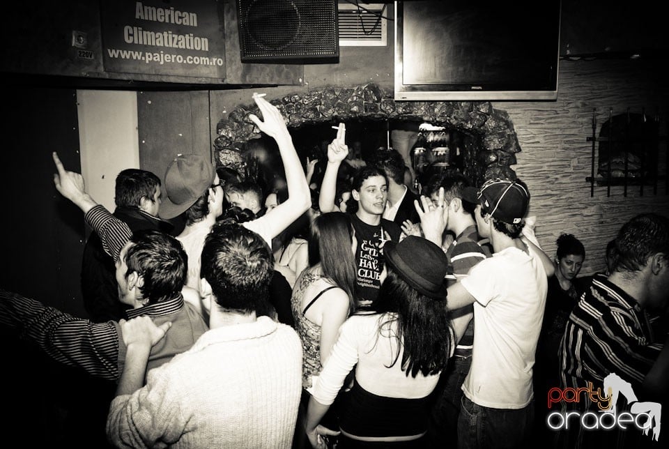 Party în Club Downtown, 
