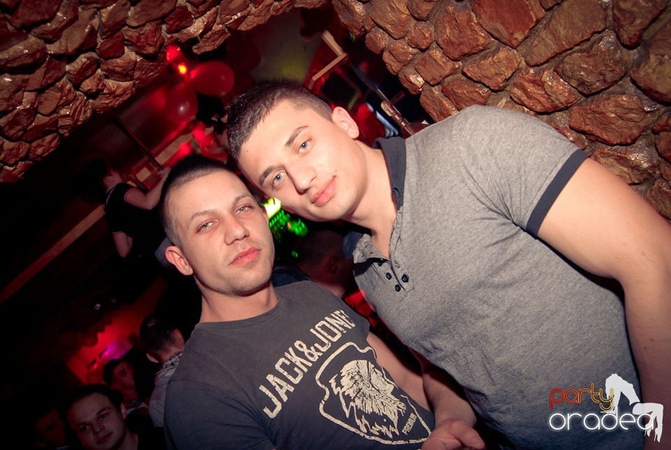 Party în Club Downtown, 