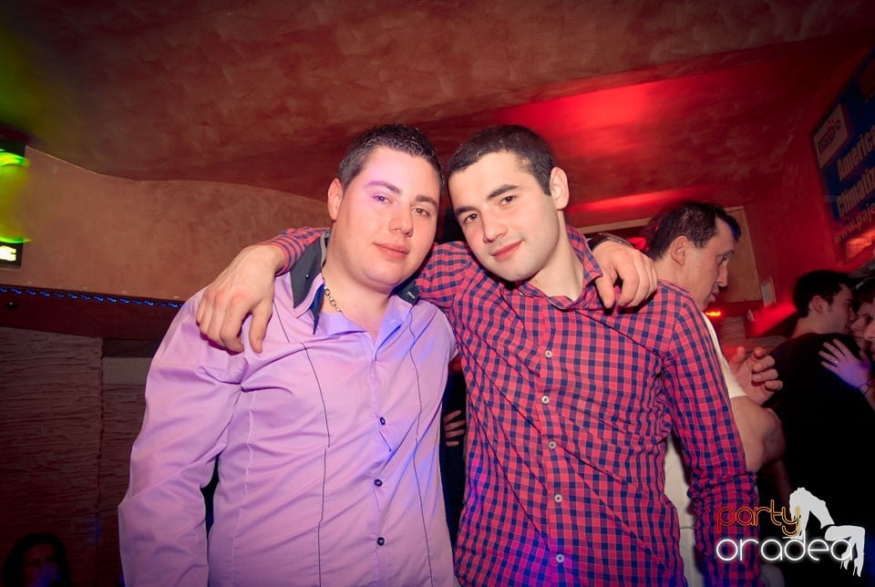 Party în Club Downtown, 