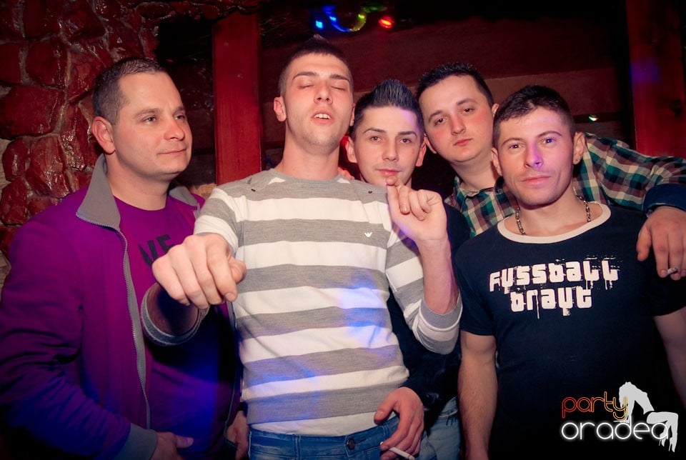 Party în Club Downtown, 