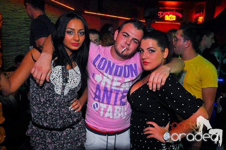 Party în Club Downtown, 