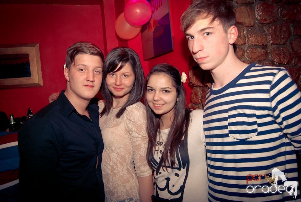 Party în Club Downtown, 