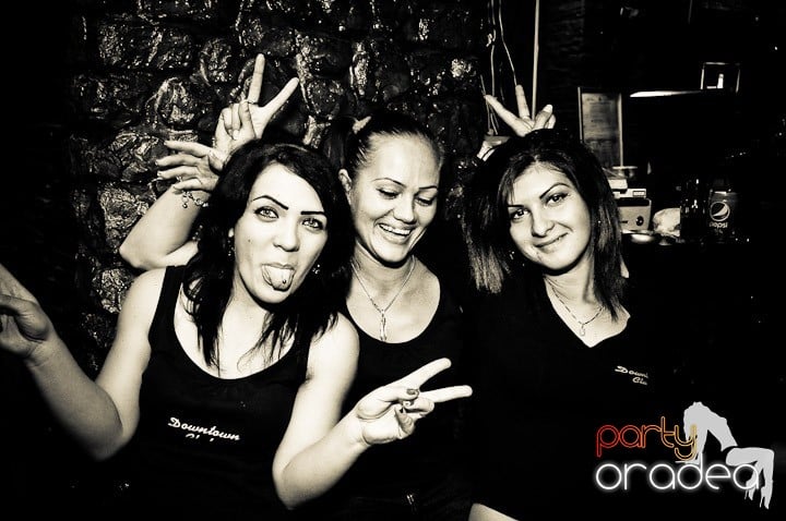 Party în Club Downtown, 