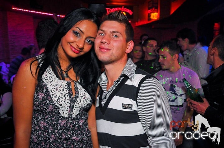 Party în Club Downtown, 