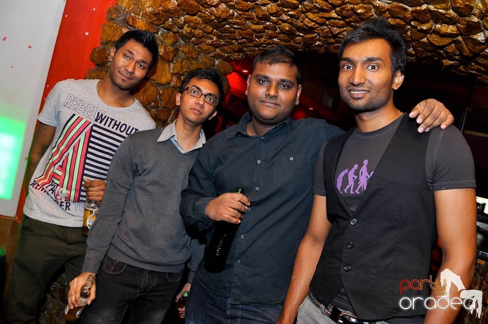 Party în Club Downtown, 