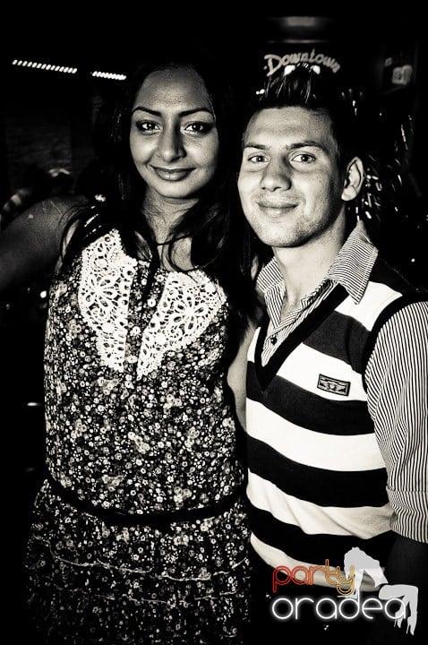 Party în Club Downtown, 