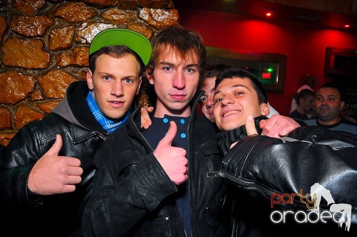 Party în Club Downtown, 