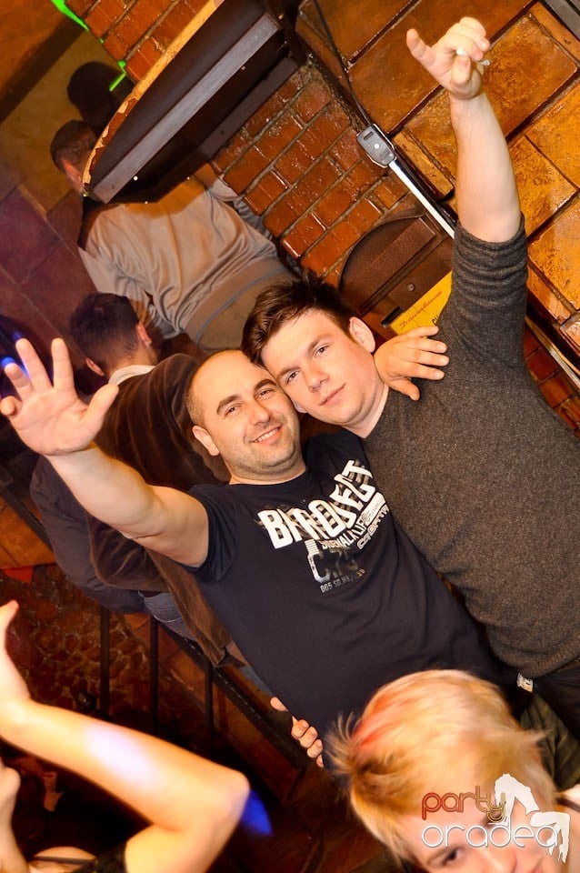 Party în Club Downtown, 