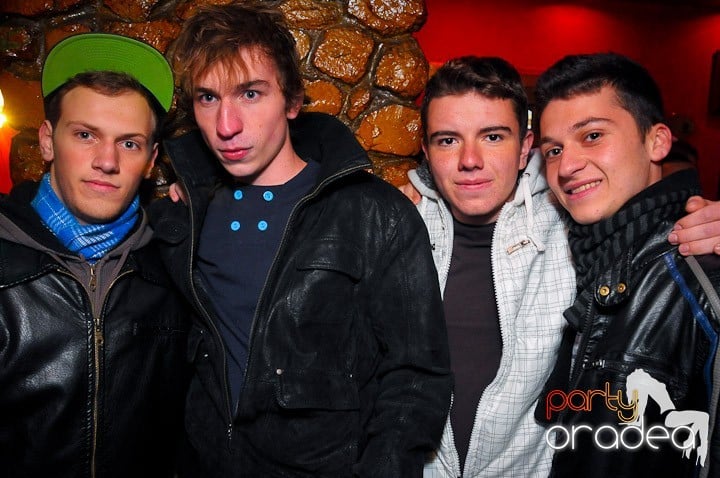 Party în Club Downtown, 