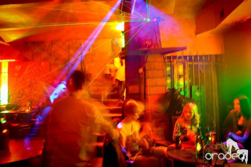 Party în Club Downtown, 