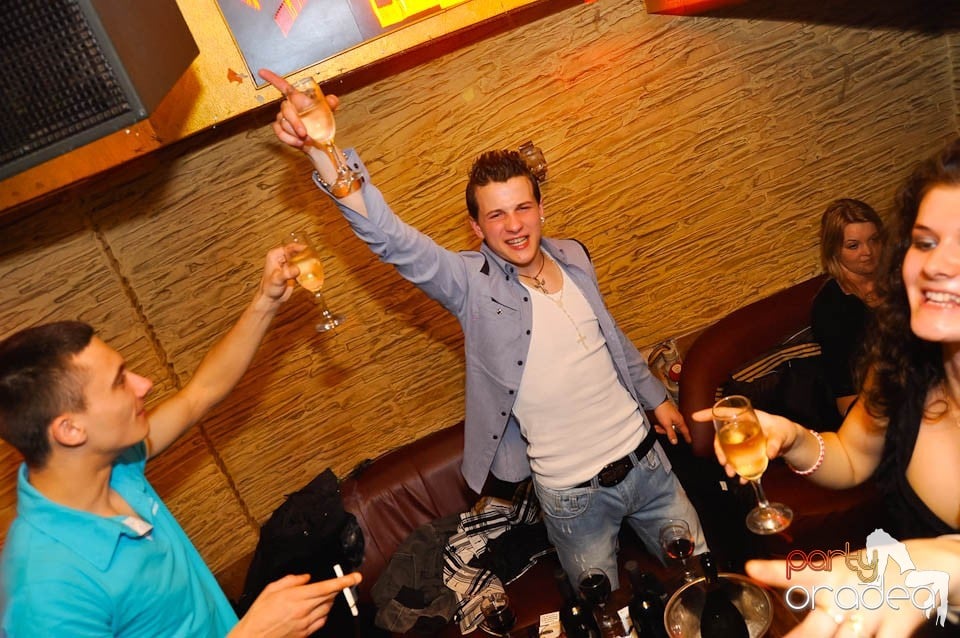 Party în Club Downtown, 