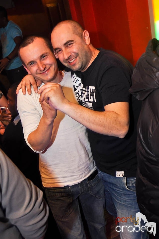 Party în Club Downtown, 