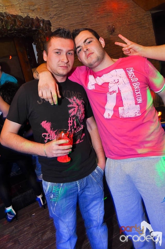 Party în Club Downtown, 