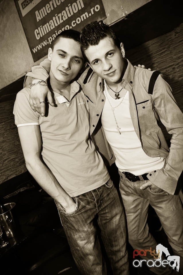 Party în Club Downtown, 