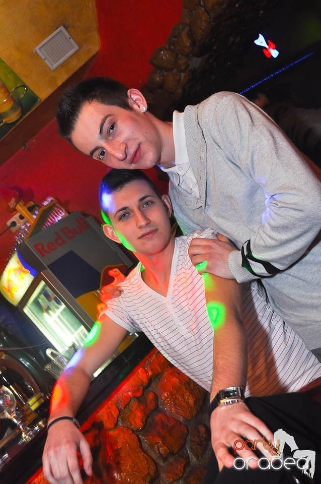 Party în Club Downtown, 