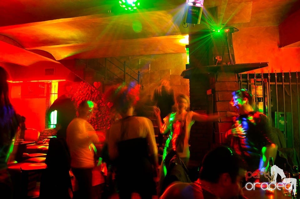 Party în Club Downtown, 