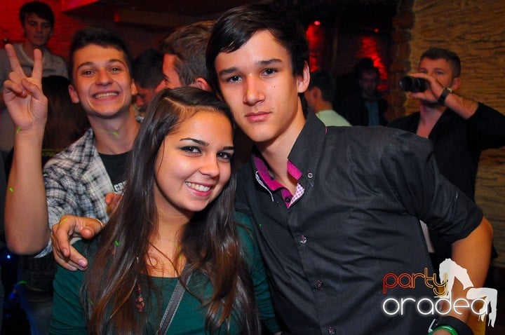 Party în Club Downtown, 