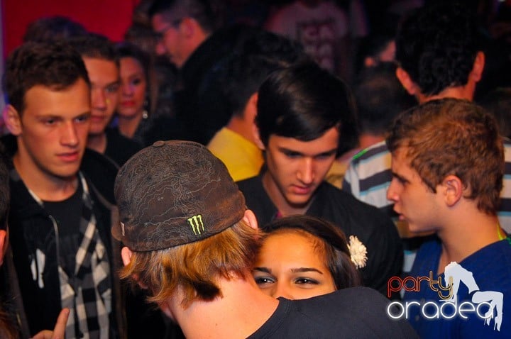 Party în Club Downtown, 