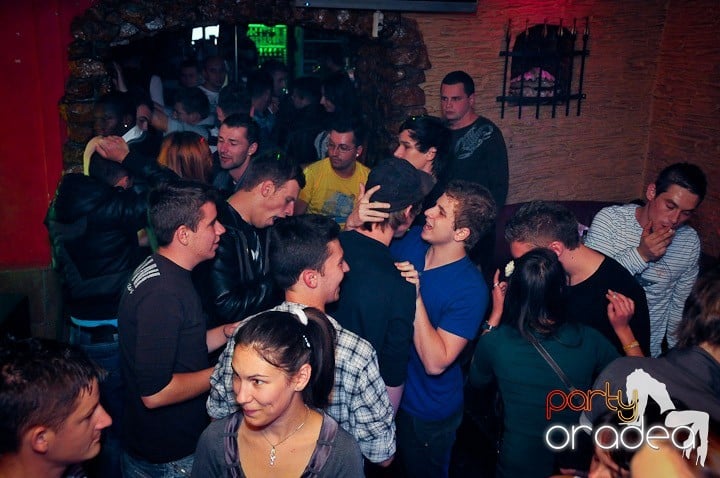Party în Club Downtown, 
