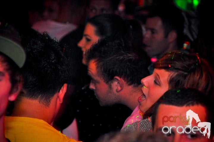 Party în Club Downtown, 