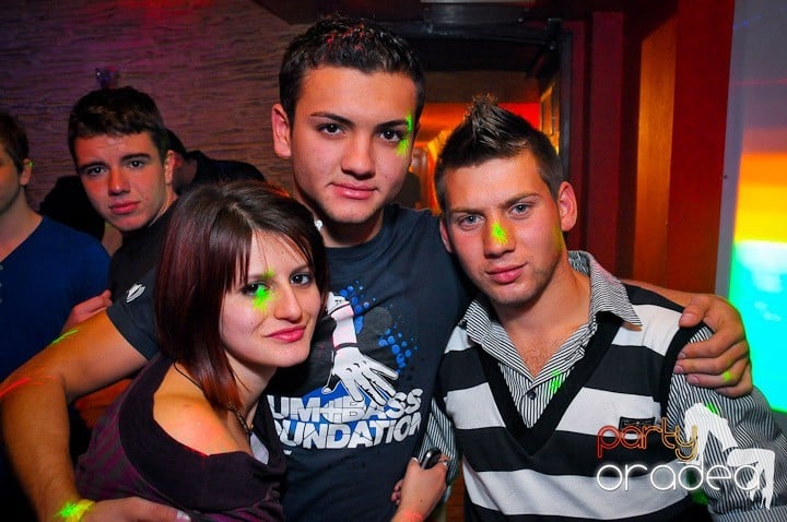 Party în Club Downtown, 