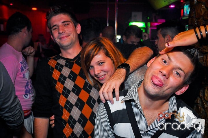 Party în Club Downtown, 