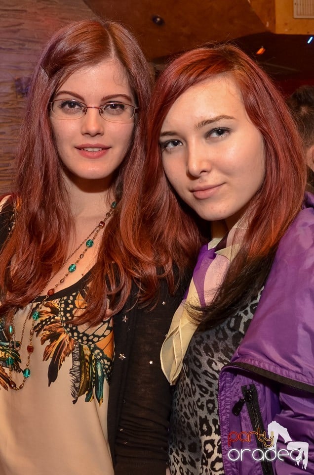 Party în Club Downtown, 