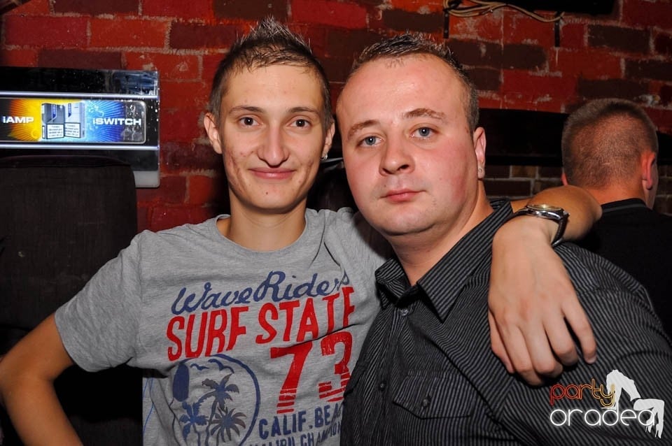 Party în Club Escape, sâmbătă noaptea, Escape