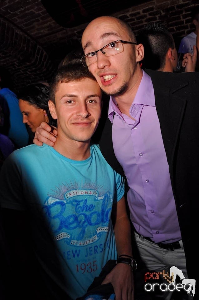 Party în Club Escape, sâmbătă noaptea,