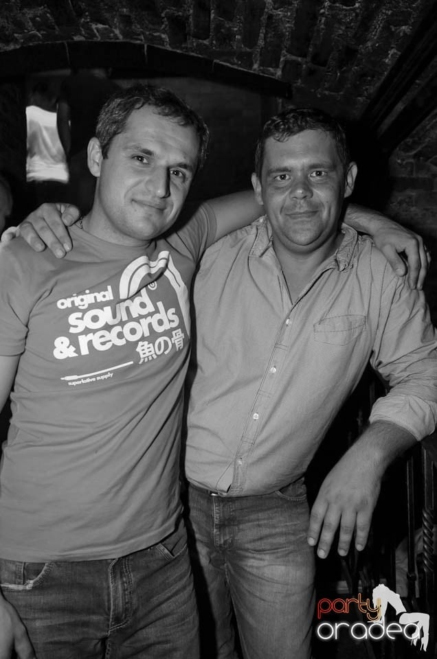 Party în Club Escape, sâmbătă noaptea, Escape