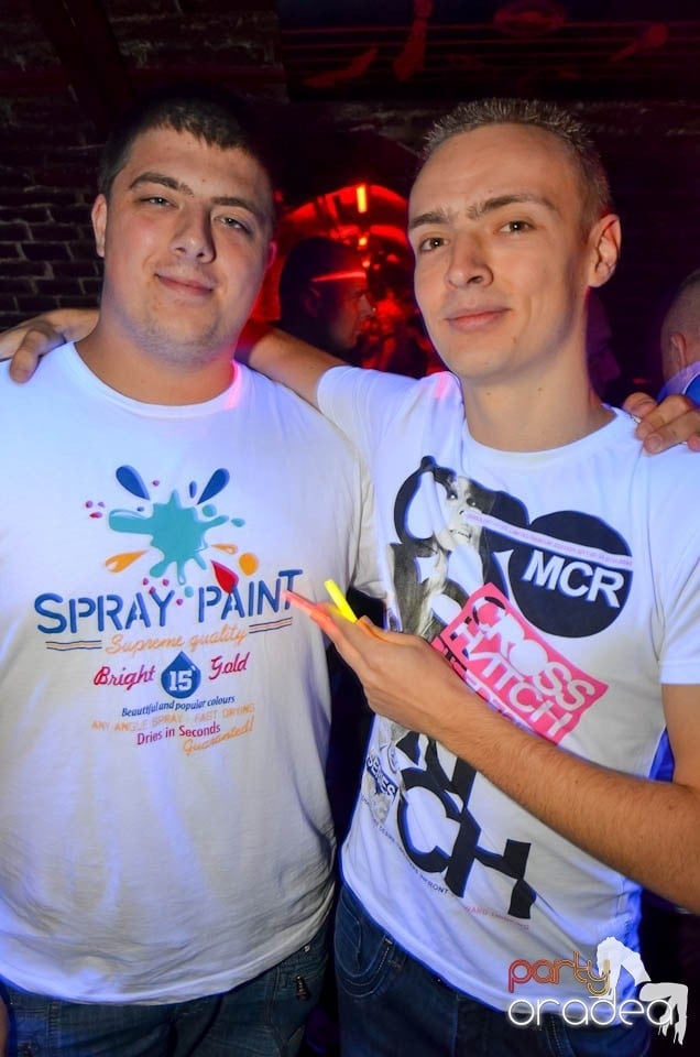 Party în Club Escape, sâmbătă noaptea,