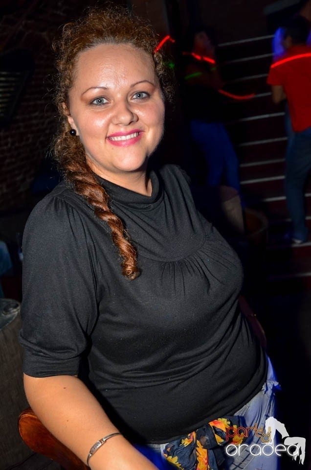 Party în Club Escape, sâmbătă noaptea,