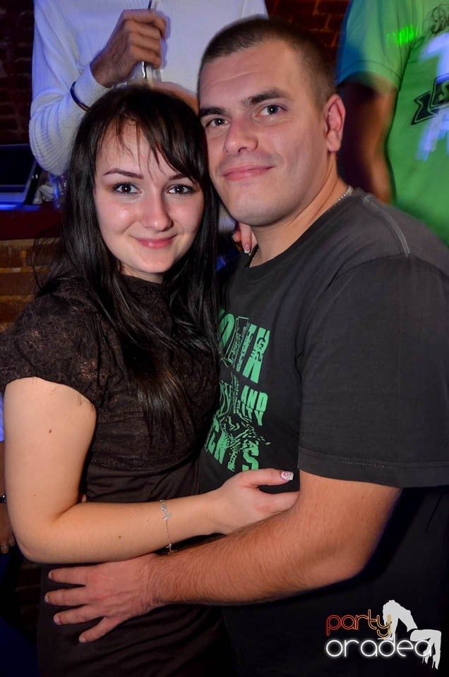 Party în Club Escape, sâmbătă noaptea,