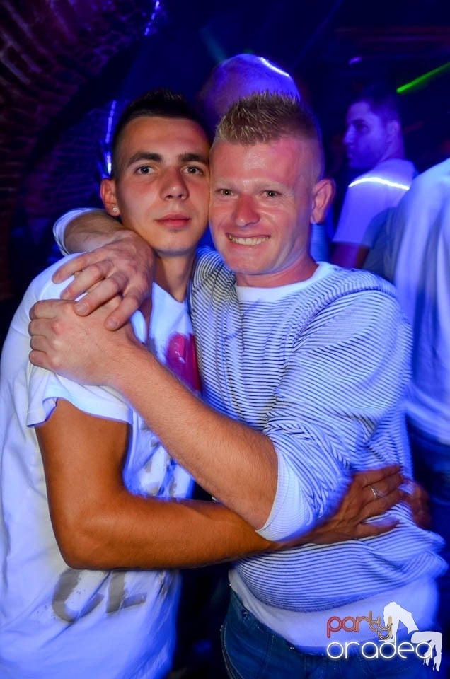 Party în Club Escape, sâmbătă noaptea, Escape