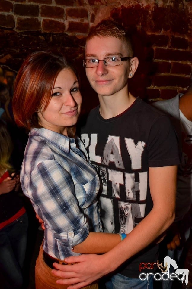 Party în Club Escape, sâmbătă noaptea,