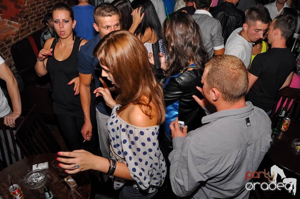 Party în Club Escape, sâmbătă noaptea,