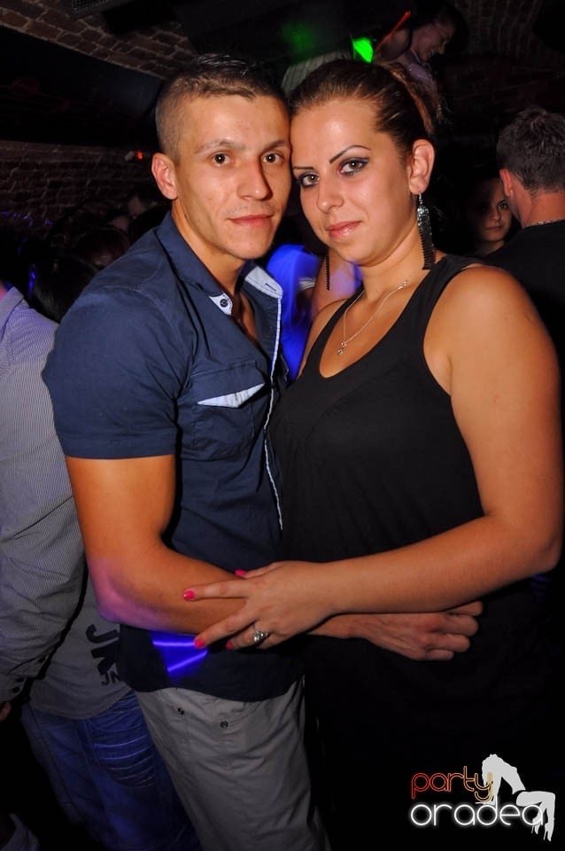 Party în Club Escape, sâmbătă noaptea, Escape