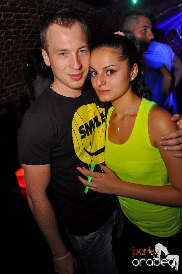Party în Club Escape, sâmbătă noaptea, Escape