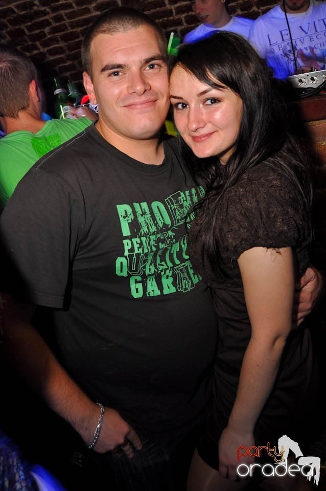 Party în Club Escape, sâmbătă noaptea,