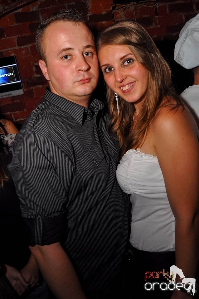 Party în Club Escape, sâmbătă noaptea,