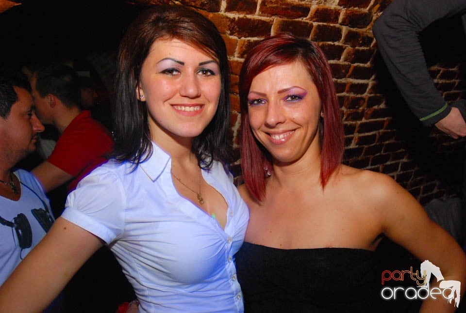 Party în Club Escape, 