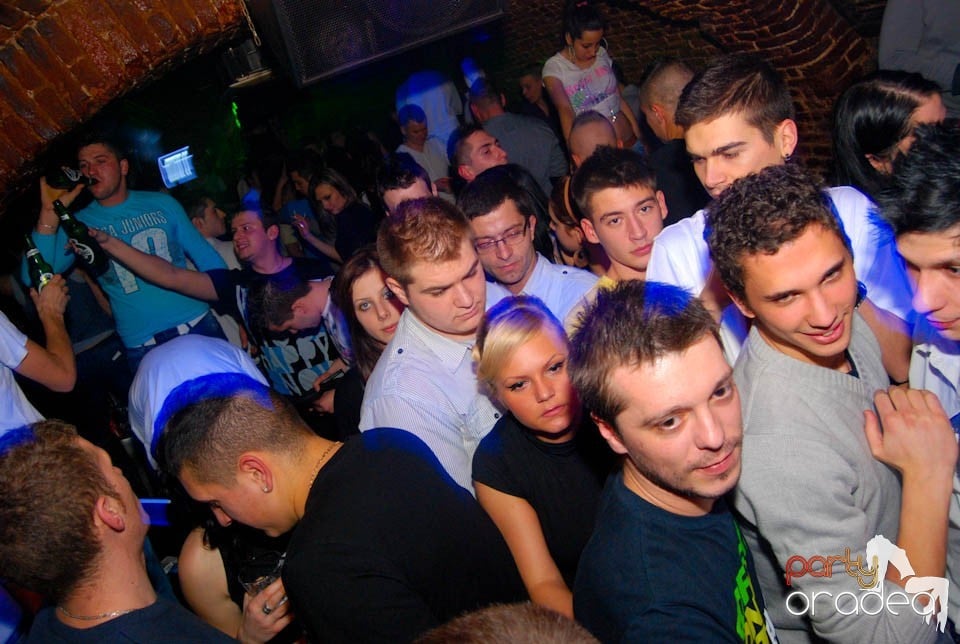 Party în Club Escape, 