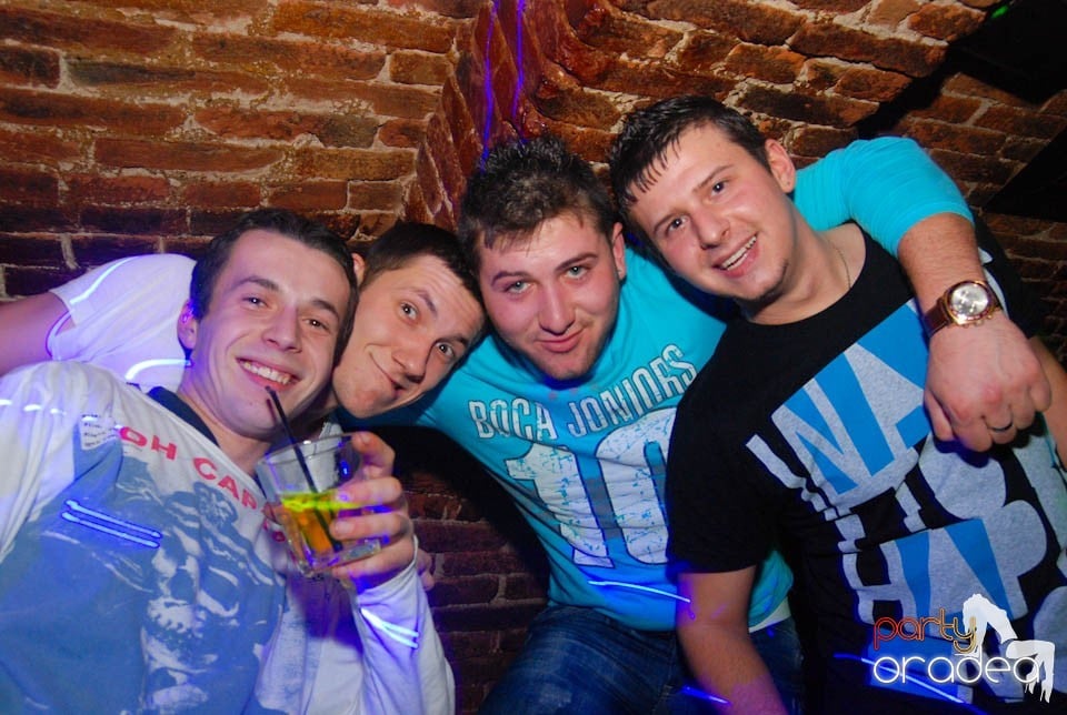 Party în Club Escape, 