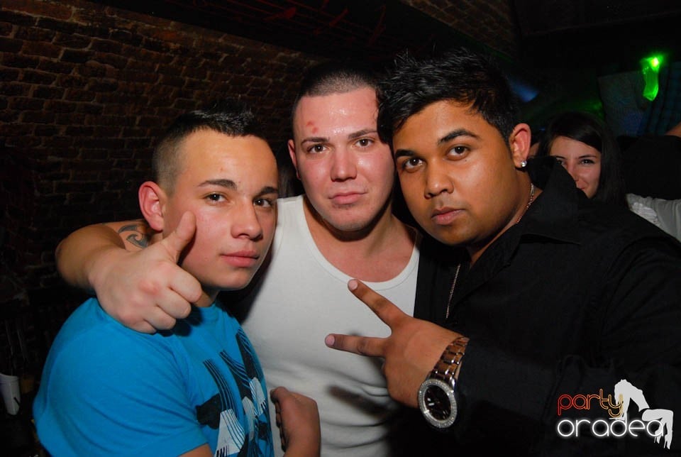 Party în Club Escape, 