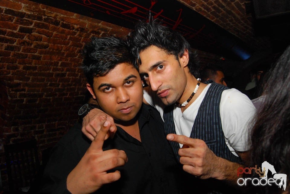 Party în Club Escape, 