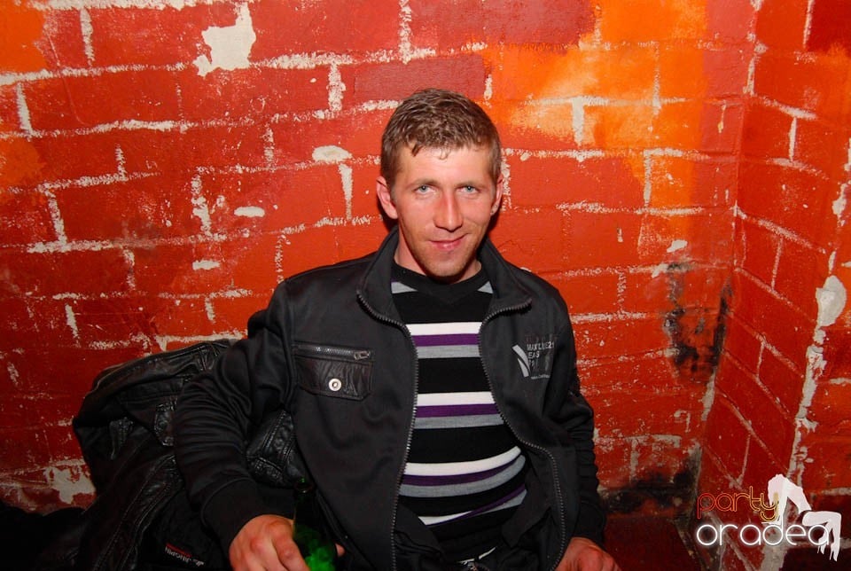 Party în Club Escape, 