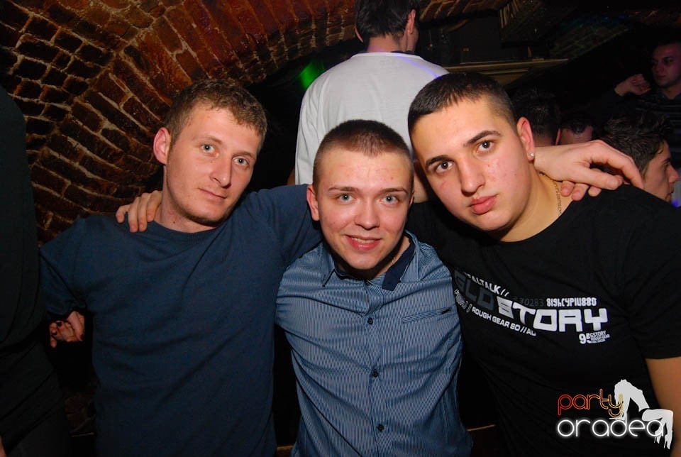 Party în Club Escape, 