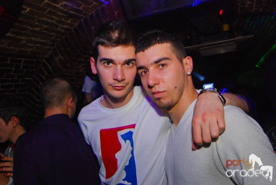 Party în Club Escape, 