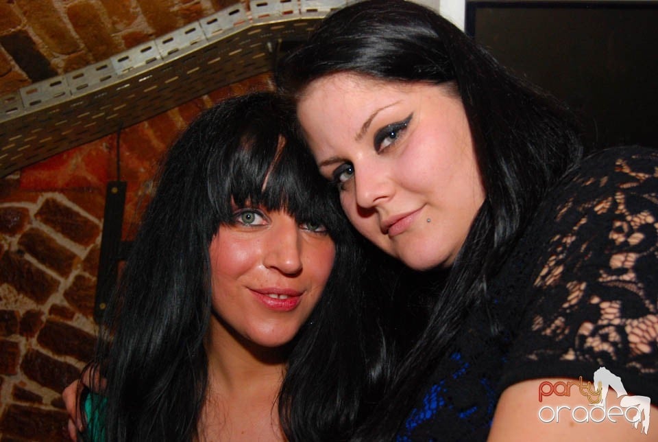 Party în Club Escape, 