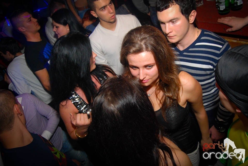 Party în Club Escape, 